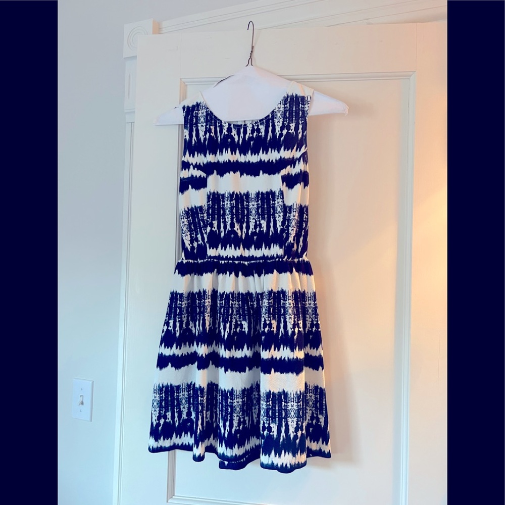 Aqua by Bloomingdales. Navy and white dress. Gold zipper in back